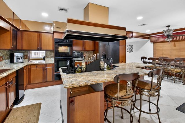 10965 La Reina Road, Delray Beach, FL 33446