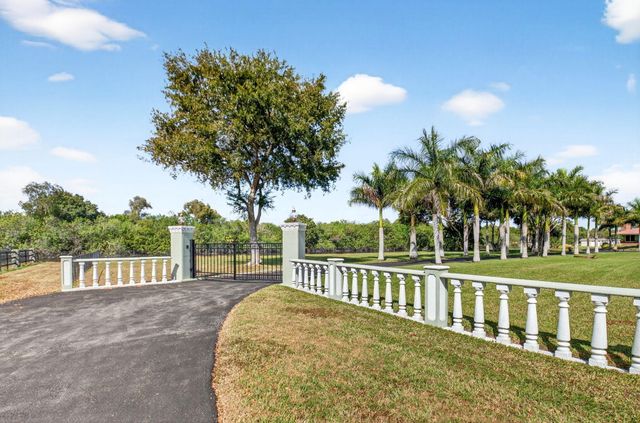 10965 La Reina Road, Delray Beach, FL 33446