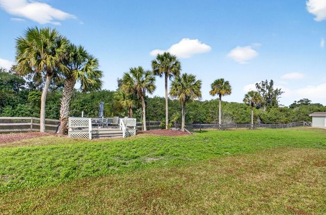 10965 La Reina Road, Delray Beach, FL 33446