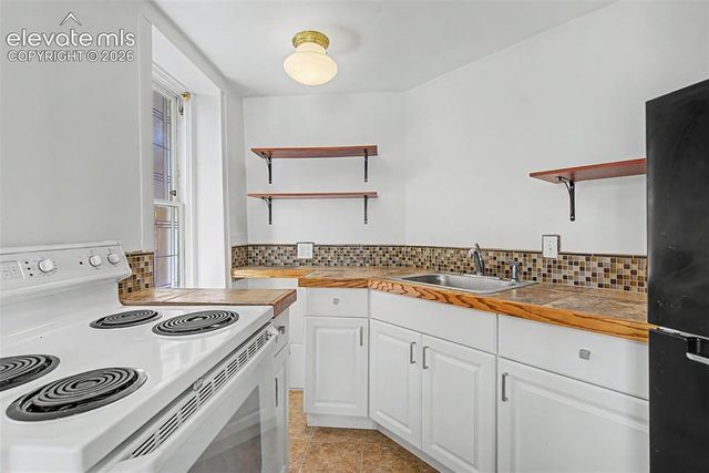 60 Waltham Avenue, Manitou Springs, CO 80829