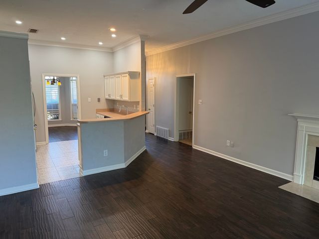 501 PANTHERBURN CIR, Memphis, TN 38018