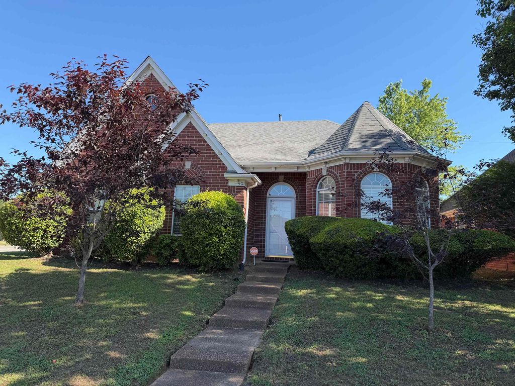 501 PANTHERBURN CIR, Memphis, TN 38018