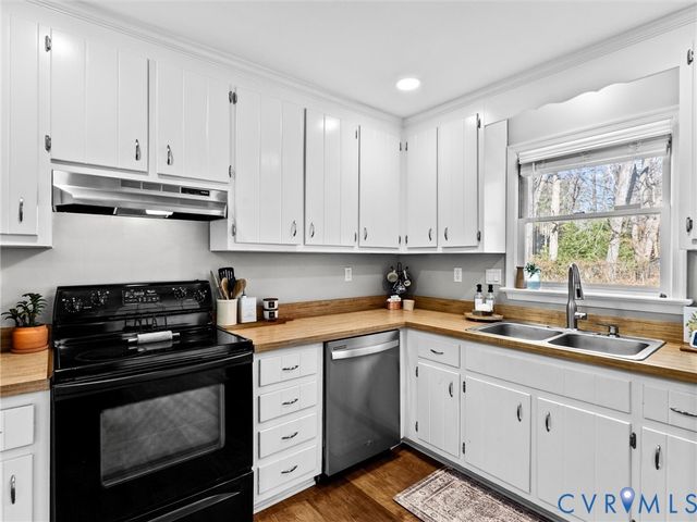 4507 Parrish Branch Rd, Midlothian, VA 23112