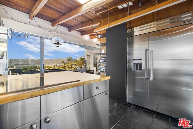 7275 Mulholland Drive, Los Angeles, CA 90068