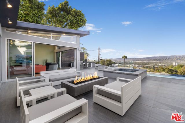 7275 Mulholland Drive, Los Angeles, CA 90068