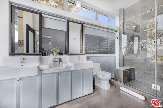 7275 Mulholland Drive, Los Angeles, CA 90068