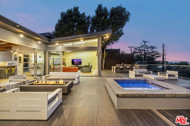 7275 Mulholland Drive, Los Angeles, CA 90068