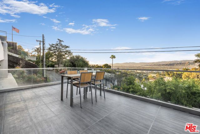 7275 Mulholland Drive, Los Angeles, CA 90068