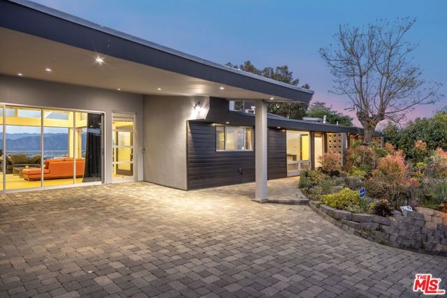 7275 Mulholland Drive, Los Angeles, CA 90068