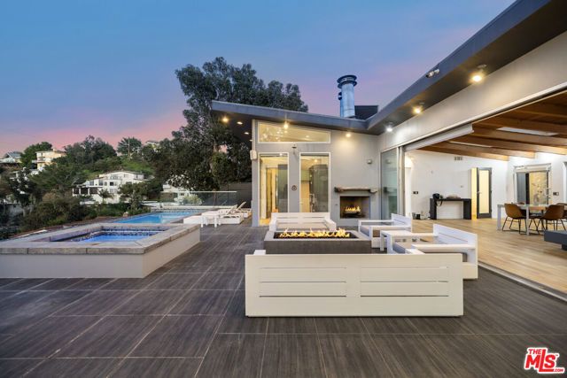 7275 Mulholland Drive, Los Angeles, CA 90068