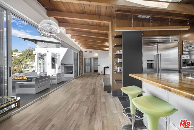 7275 Mulholland Drive, Los Angeles, CA 90068