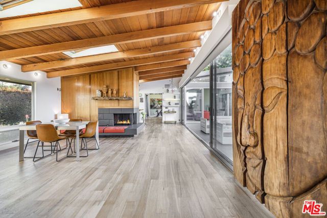 7275 Mulholland Drive, Los Angeles, CA 90068