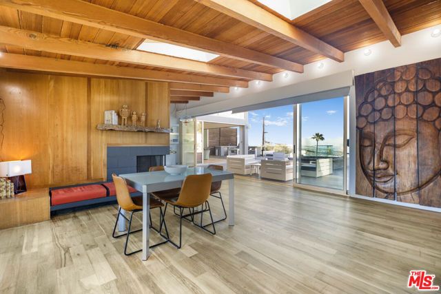 7275 Mulholland Drive, Los Angeles, CA 90068