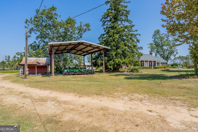 1671 Warren Carter Road, Douglas, GA 31533