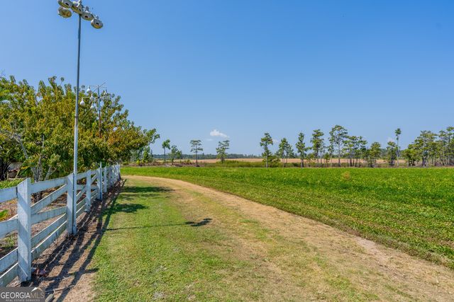 1671 Warren Carter Road, Douglas, GA 31533