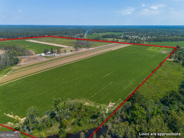 1671 Warren Carter Road, Douglas, GA 31533