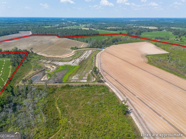 1671 Warren Carter Road, Douglas, GA 31533