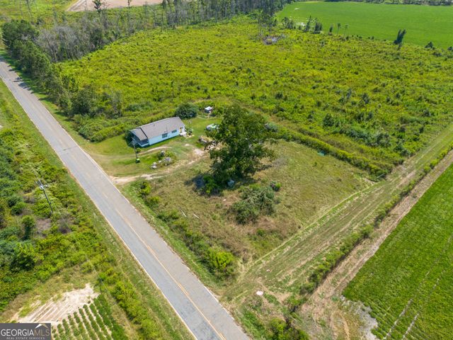 1671 Warren Carter Road, Douglas, GA 31533