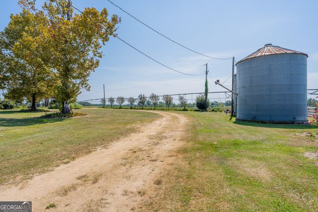 1671 Warren Carter Road, Douglas, GA 31533