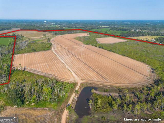 1671 Warren Carter Road, Douglas, GA 31533