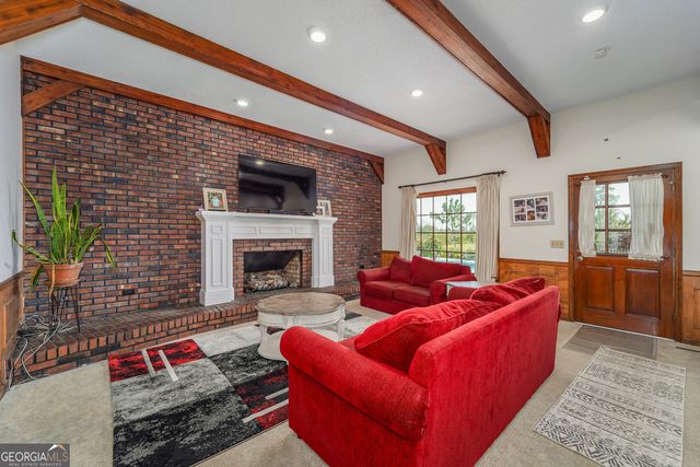 1671 Warren Carter Road, Douglas, GA 31533