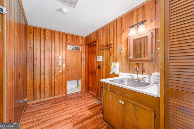 1671 Warren Carter Road, Douglas, GA 31533