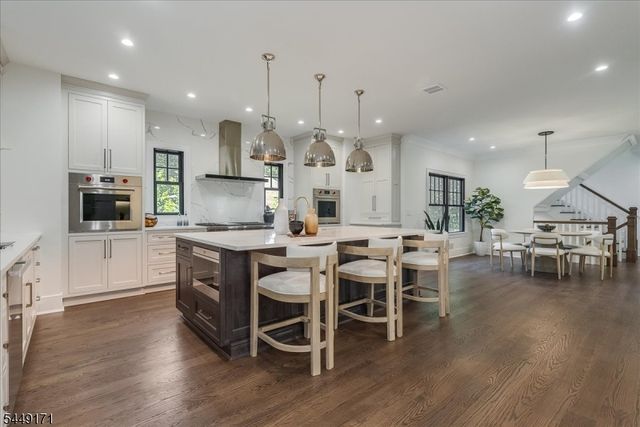 330 Hartshorn Dr, Millburn Twp., NJ 07078
