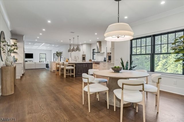 330 Hartshorn Dr, Millburn Twp., NJ 07078