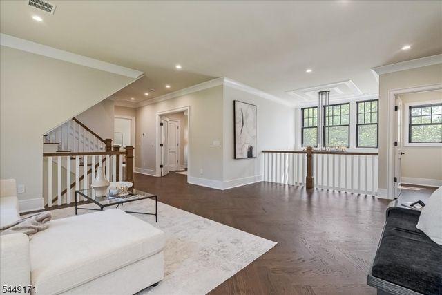 330 Hartshorn Dr, Millburn Twp., NJ 07078