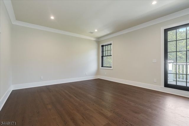 330 Hartshorn Dr, Millburn Twp., NJ 07078