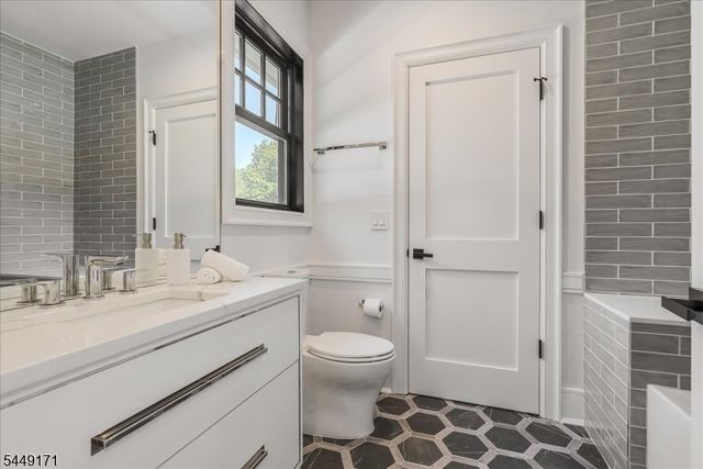 330 Hartshorn Dr, Millburn Twp., NJ 07078