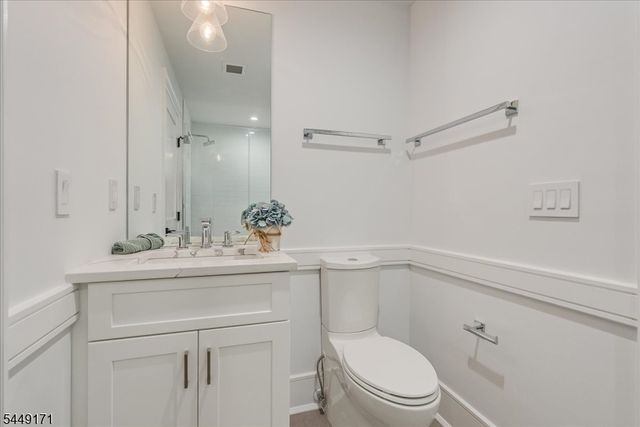 330 Hartshorn Dr, Millburn Twp., NJ 07078