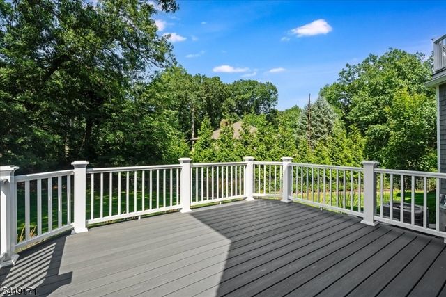 330 Hartshorn Dr, Millburn Twp., NJ 07078