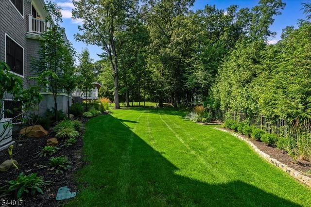 330 Hartshorn Dr, Millburn Twp., NJ 07078