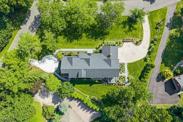 330 Hartshorn Dr, Millburn Twp., NJ 07078