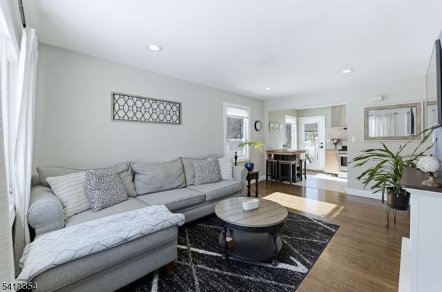 53 Jordan Rd, Woodbridge Twp., NJ 07067