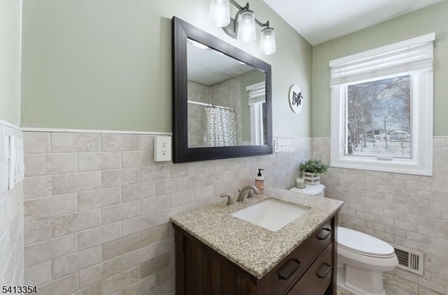 53 Jordan Rd, Woodbridge Twp., NJ 07067