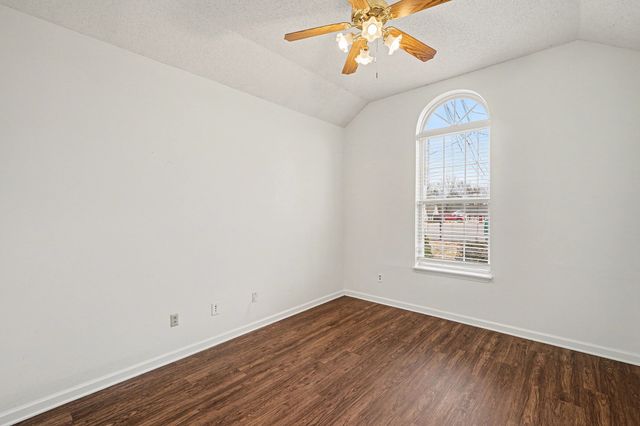 507 Johnny Bench Cv, NE, La Vergne, TN 37086