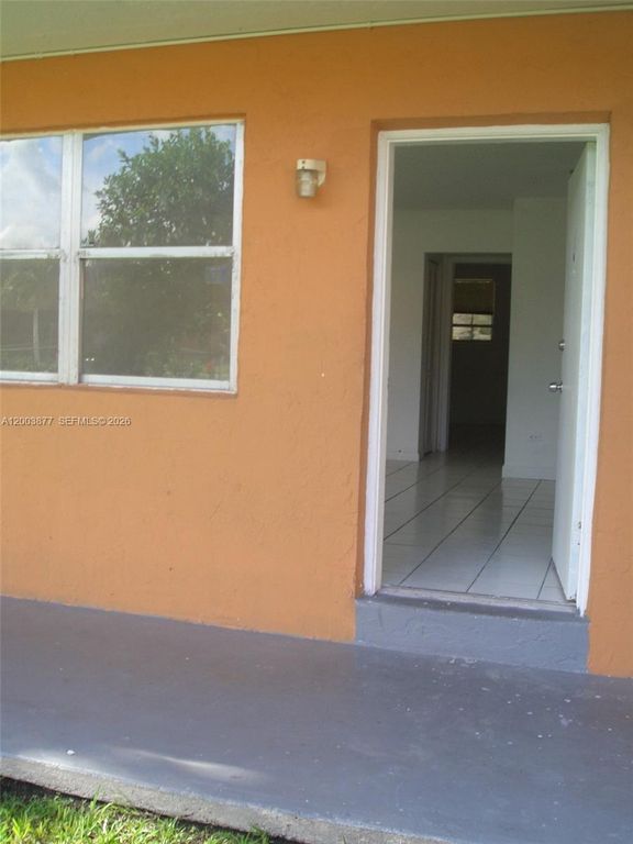 9760 SW 184th St 5D, Cutler Bay, FL 33157