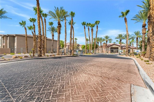 8000 BADURA Avenue 2070, Las Vegas, NV 89113
