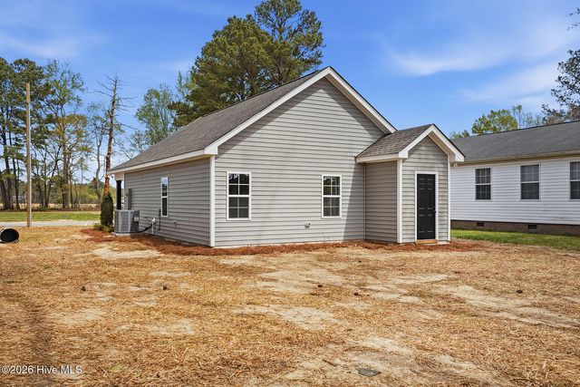 203 Booker Street NW, Pikeville, NC 27863