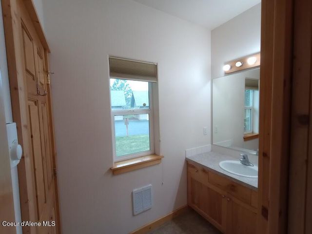 29 C Chardonnay Dr, Blanchard, ID 83804