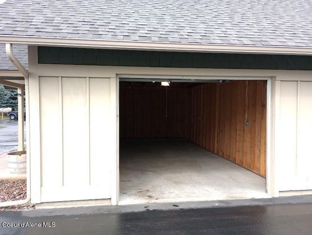 29 C Chardonnay Dr, Blanchard, ID 83804