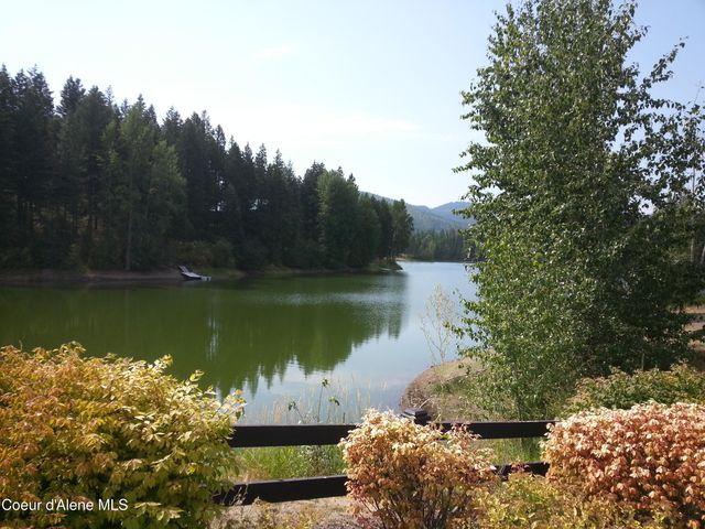 29 C Chardonnay Dr, Blanchard, ID 83804
