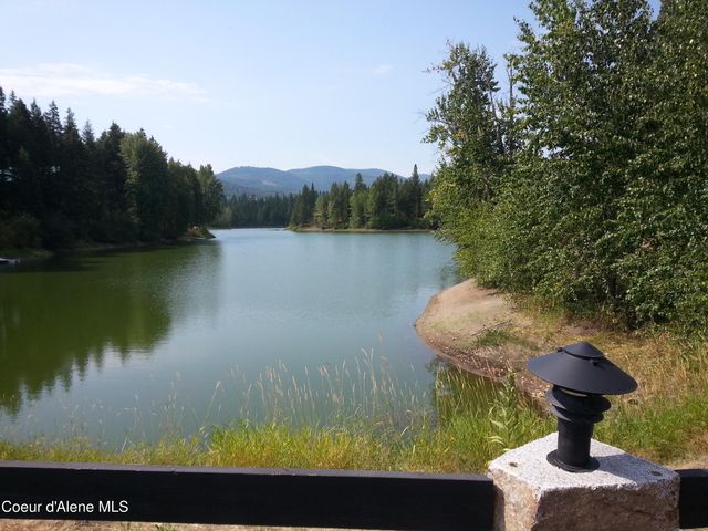 29 C Chardonnay Dr, Blanchard, ID 83804