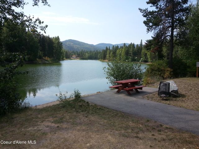 29 C Chardonnay Dr, Blanchard, ID 83804