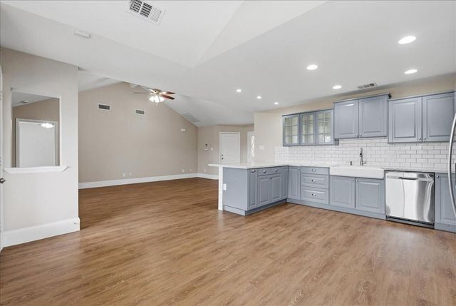 3123 W Heatherock Circle, Sugar Land, TX 77479