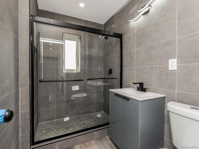 1066 E 219th Street, Bronx, NY 10469