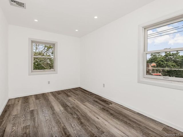 1066 E 219th Street, Bronx, NY 10469