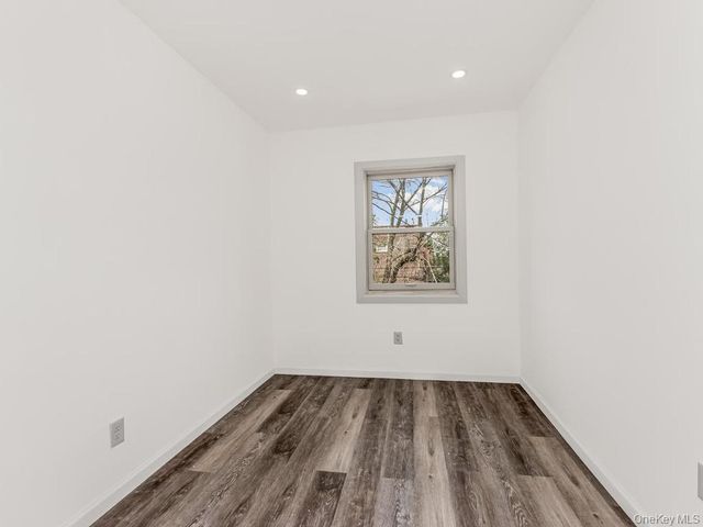 1066 E 219th Street, Bronx, NY 10469